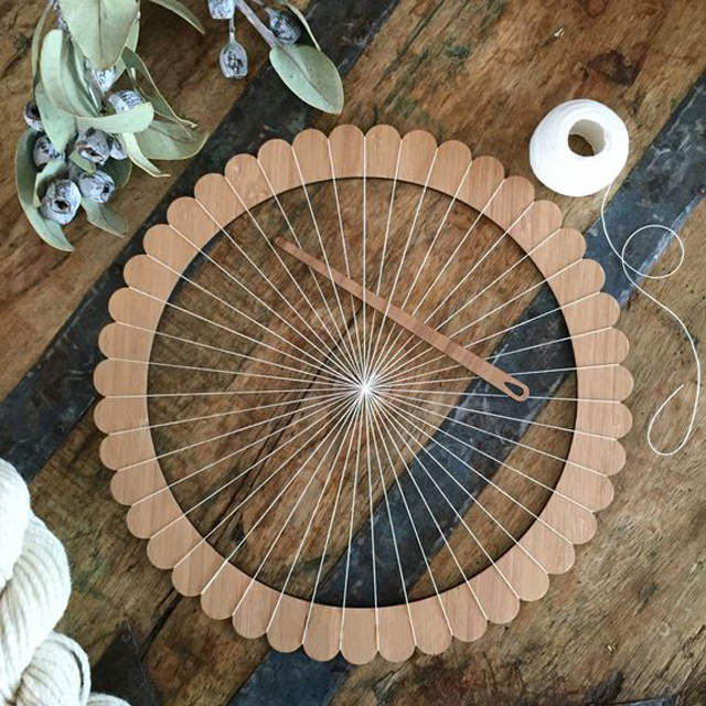 29141,29143 Circle Weaving Loom Kit